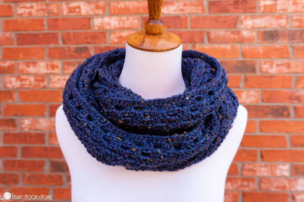 granny stitch detail crochet infinity scarf pattern