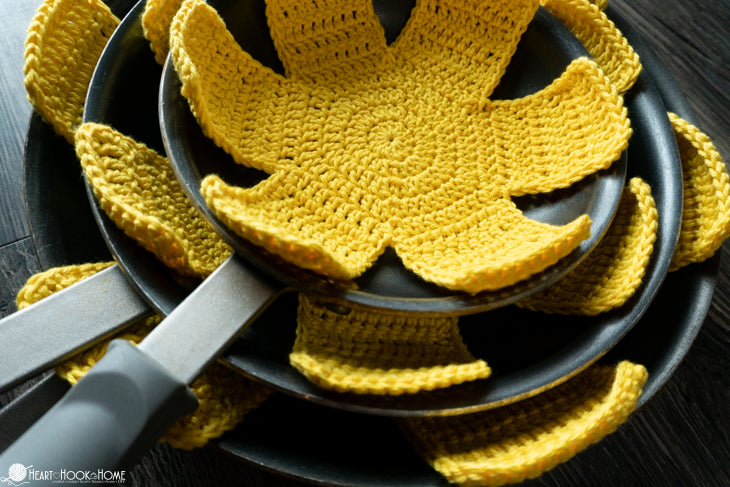 close up crochet pan protector stitches cotton texture