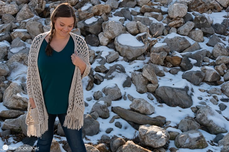 wanderlust shawl crochet pattern pocket shawl front view